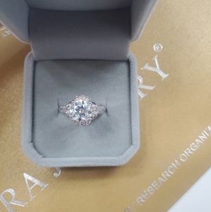 8mm (2 ct equiv) Moissanite Ring 925 Brand New